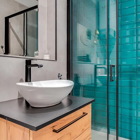 Monkey ~ 700m Main Square ~ Self Check-in 24h Apartman